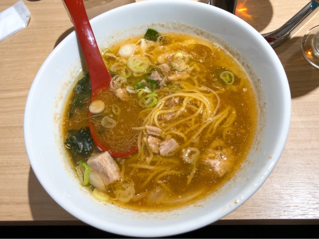 カフェで味噌ラーメン
